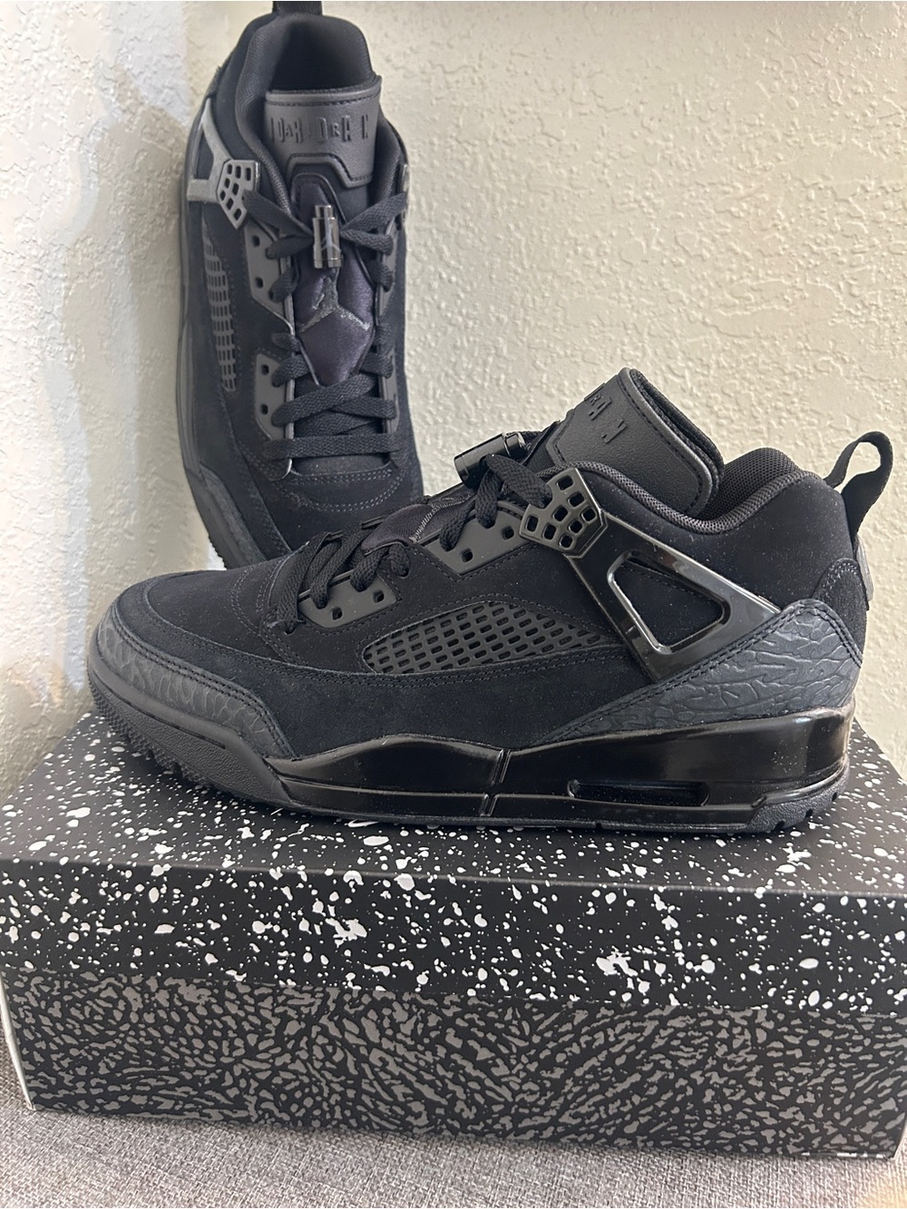 Jordan Men’s Black Spizike Low Sneakers - Picture 5 of 9
